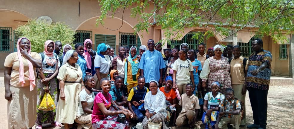 72 heures des jeunes filles catholiques du diocèse de Nouna.